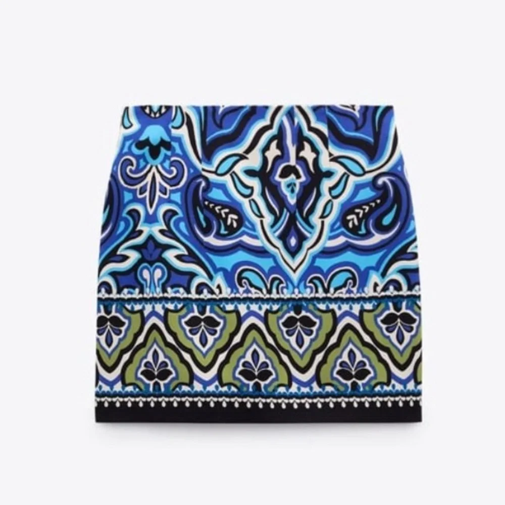 ZARA Multicolored Paisley Print Mini Skirt - Picture 2 of 12